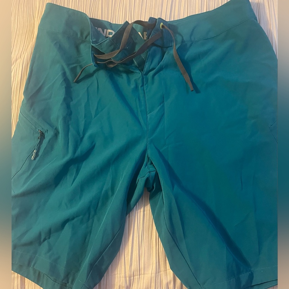 Under Armour turquoise green blue swim trunks‎ size 34